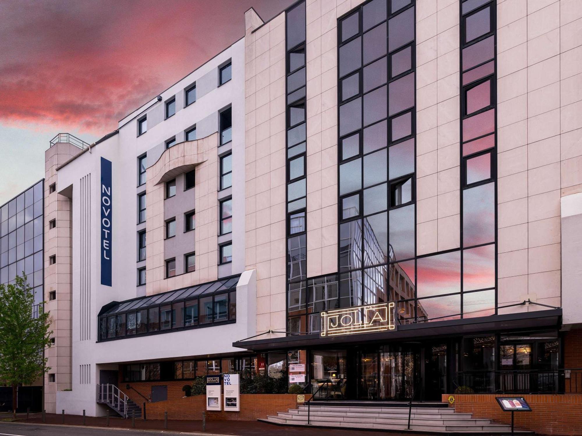 Novotel Paris Suresnes Longchamp Exterior foto